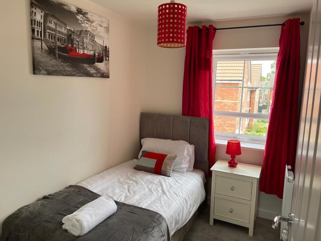 فيلا Stunning 3-Bed Risa House In Beeston نوتينغهام المظهر الخارجي الصورة