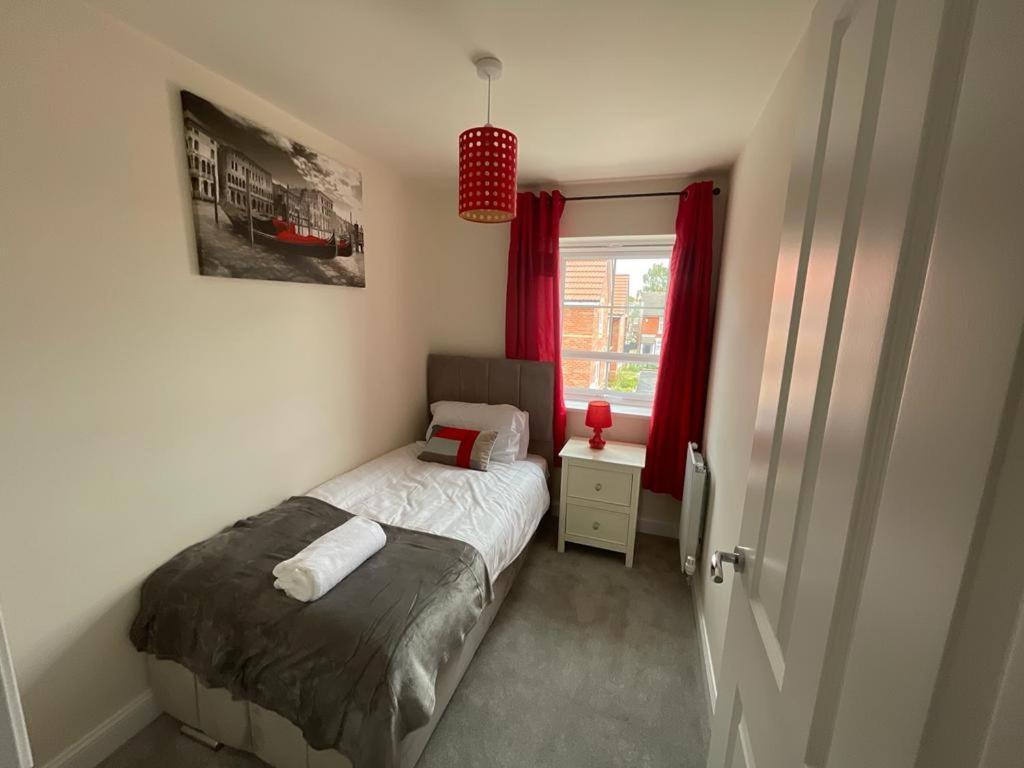 فيلا Stunning 3-Bed Risa House In Beeston نوتينغهام المظهر الخارجي الصورة